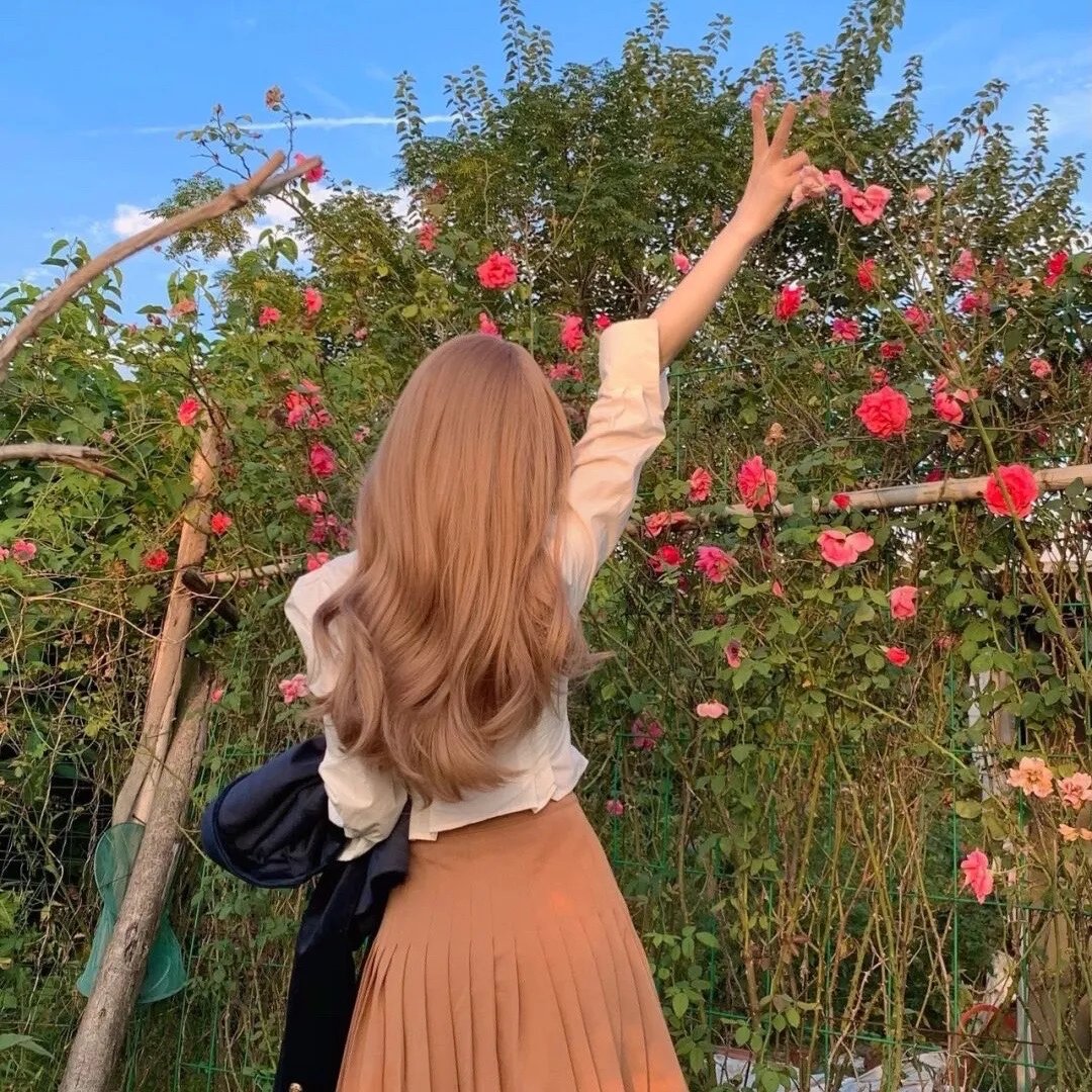 空庭雨打旧时灯